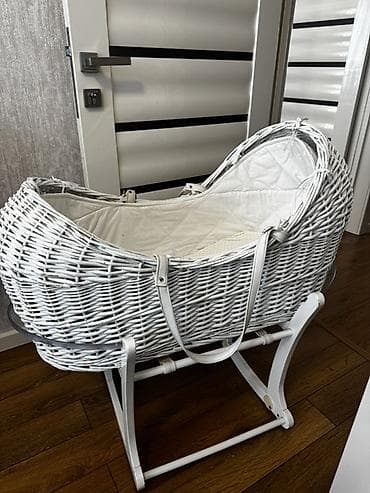 Oğlan və qız üçün, Yumru, Beşik, Matras ilə, Yellənmə mexanizm ilə