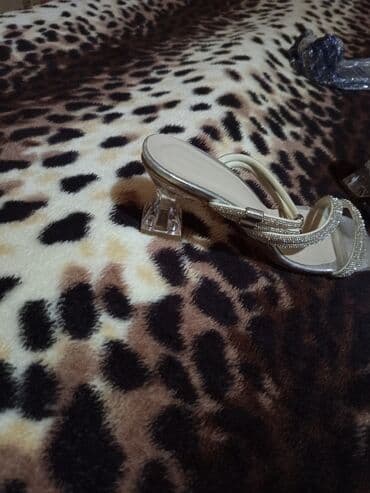 Kürklər: Şam dəsti – ziyafət geyimi, ayaqqabı və çanta - Don: Tam — 9