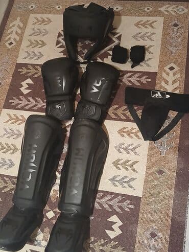 Qaçış trenajorları: Mübarizə idmanı üçün tam qoruyucu dəst Brendlər: Venum və Adidas — 4