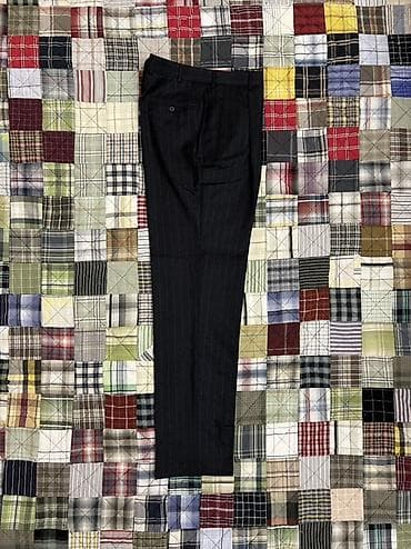 kişi eynəyi: Kişi klassik şalvarı – tünd göy rəngdə, incə şaquli zolaqlı — 3