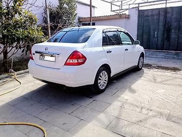 Avtomobil alışı: Nissan Tiida: 1.6 l | 2011 il Sedan — 2