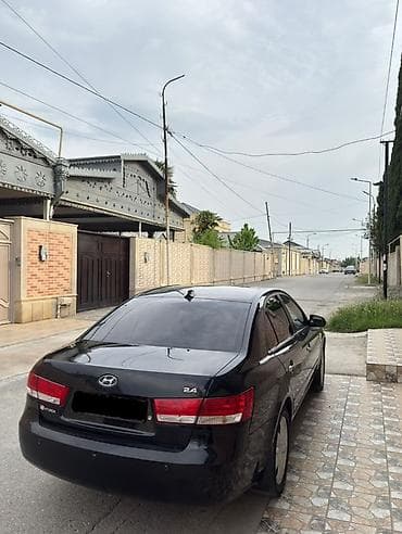 Hyundai Sonata: 2.4 l | 2007 il Sedan