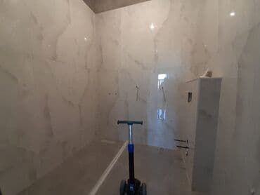 pencere reşotka: Yüksək keyfiyyətli təmirli, geniş və işıqlı mənzil interyeri. - — 5