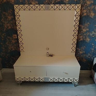 Прямой ТВ стенд, Без полок, Ламинат