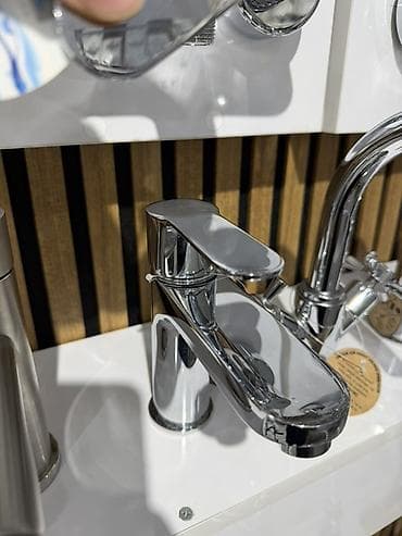 Tək qollu xrom vannaya/lavabo qarışdırıcısı - Material: yüksək