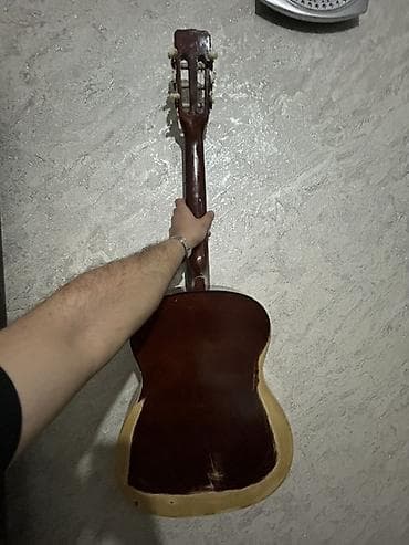 Fleytalar: Klassik akustik gitara - Korpus: ağac üst lövhə, rezonans dəliyi — 2