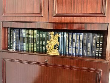 sade dirnaq sekilleri: Şəkildə qeyd olunan qedimi kitablar satılır. Qiymet razılaşma yolu ilə — 3