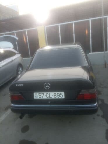 turbo az toyota prius kredit: Mercedes-Benz E 230: 2.3 l | 1990 il Sedan — 4