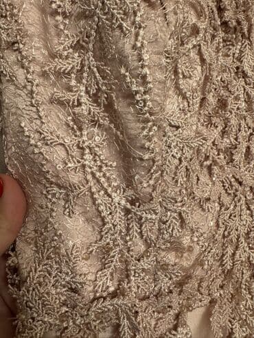 Ziyafət donları: Zərif ziyafət/libas 550 azn alinib 1 defe geyinilib. - Rəng — 2