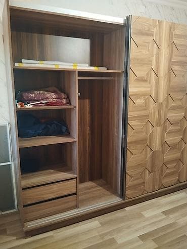 yataq dolab: İşlənmiş, 3 qapılı, Güzgülü, Qəhvəyi, Taxta, Kupe, Düz dolab — 2