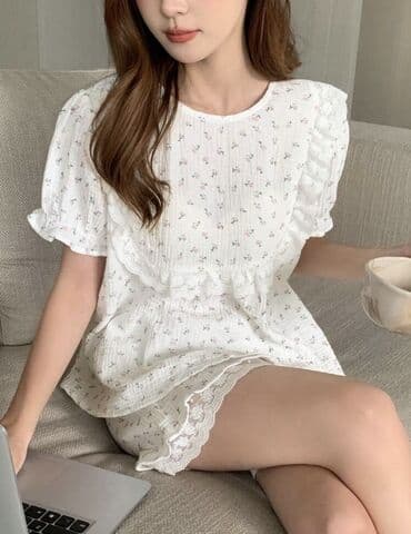 kiqurum qadın pijamaları: Qadın pijama dəsti – 2 hissəli - Rəng: Ağ, xırda çəhrayı çiçək — 1