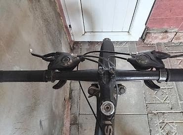 surron bike: MTB tipli velosiped Xüsusiyyətlər: - 26" təkərlər, qalın protektorlu — 5