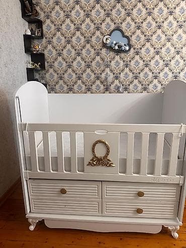 Oğlan və qız üçün, İşlənmiş, Dördbucaq, Beşik, Dəstsiz, Matras ilə, Yellənmə mexanizm ilə