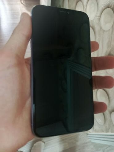 iphone 1e: IPhone 11, Göy, Face ID — 1