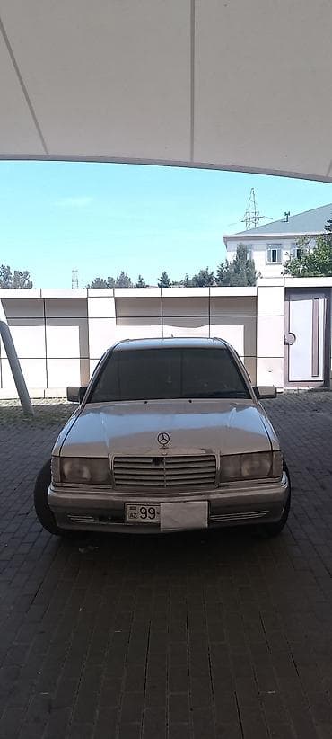 mersedes e 200: Mercedes-Benz 190: 2 l | 1992 il Sedan — 8