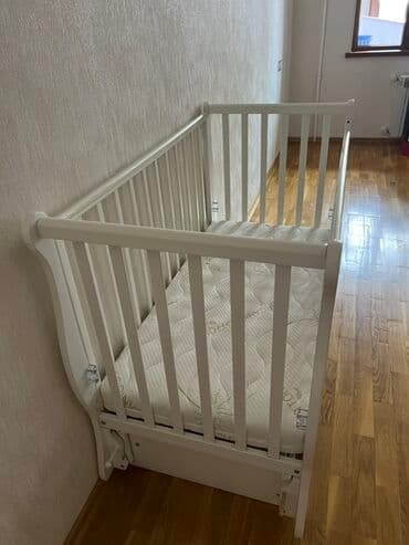 yeni doğulmuş uşaq üçün hədiyyə: Oğlan və qız üçün, İşlənmiş, Dördbucaq, Beşik, Dəst ilə, Matras ilə, Yellənmə mexanizm ilə — 2