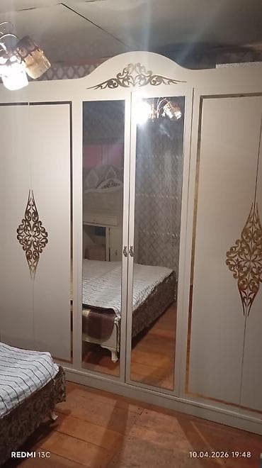 plastik qapı və pəncərə: 5 qapı, Güzgülü, Ağ, Digər material, Açılan, Düz dolab — 1