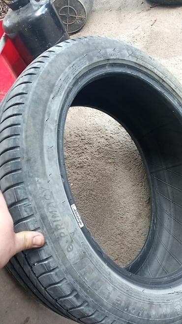 nıssan: Şin Michelin 245 / 45 / R 19 — 5