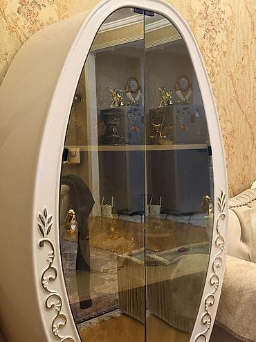 Şüşəli dolab vitrini, İşlənmiş