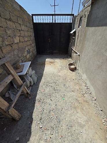 razin bakixanov: 1 otaqlı, 38 kv. m, Orta təmir — 3