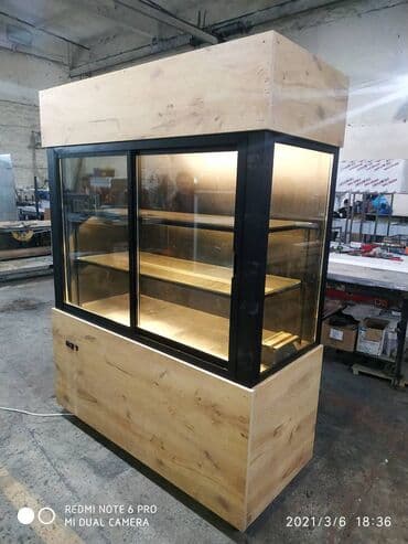 böyük soyuducu: Yüksək keyfiyyətdə şirniyyat vitrinlərinin istənilən ölçü və dizaynda — 25