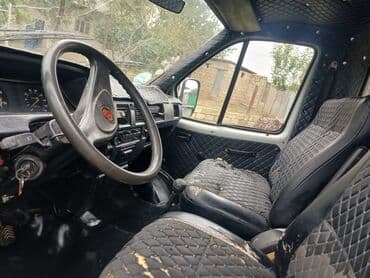 reduktor suretler qutusu: Yükdaşıma üçün praktik “Gazelle” tipli furqon. Xüsusiyyətlər: - Ön — 2