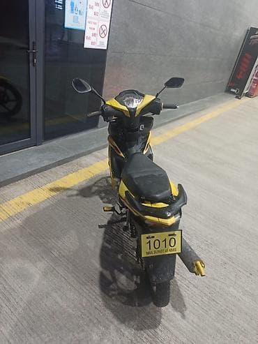 Sarı-qara rəngli şəhər tipli motosiklet/skuter (underbone dizayn) — 4