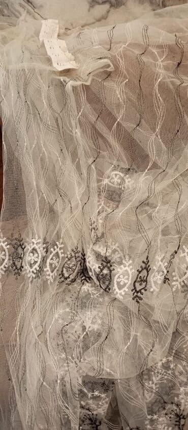 Məhsul: Naqişli tull pərdə/parça Təsvir: - Rəng: şəffaf krem-ağ fon