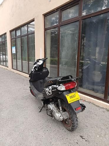 mopedlər m50: Moped Merdekandadir 2000 probeq problemləri var cüzi qiymətdən çıxılıb — 4