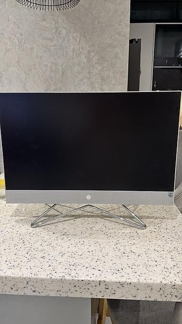 kopüter: Bütün‑birlikdə (AIO) kompüter - Prosessor: Intel Core i7, 10‑cu nəsil — 1
