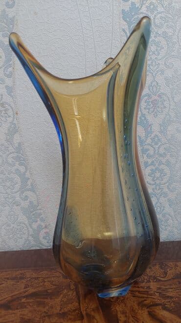 Bir vaza, Bogem şüşəsi