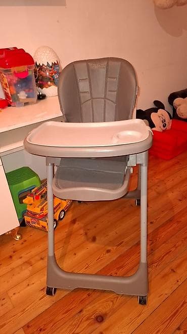at yumşaq oyuncaqlar: Uşaq yemək stulu – boz rəngdə, təkərlidir, qatlanır. Qiymeti 60azn — 1