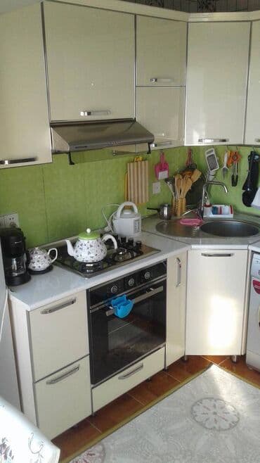 9 ci mikrorayon satilan evler: Bakı, Köhnə Günəşli, 2 otaqlı, Köhnə tikili, m. Əhmədli, 60 kv. m — 6