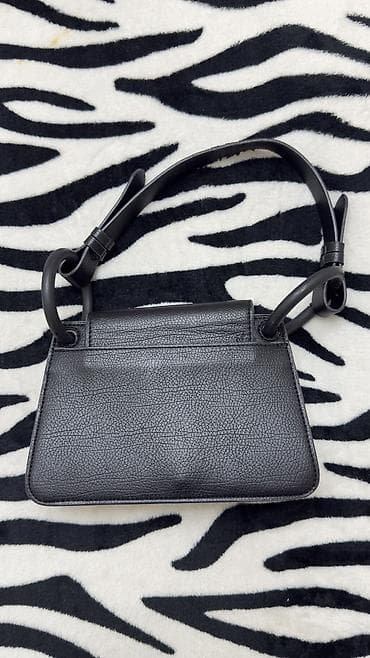 tekerli sumkalar: Çiyin çantası, Charles & Keith — 3