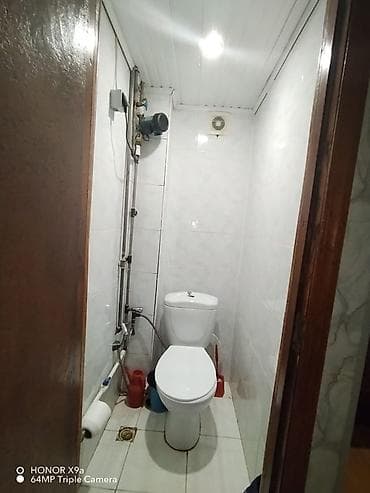 şüşəli masa: Mebel dəsti – klassik üslub Qonaq otağı: - Açıq krem rəngli vitrin — 6