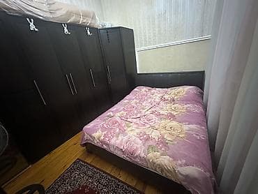 Yataq otağı mebel dəsti satılır. Dəstə şəkildə görünən əsas hissələr — 4