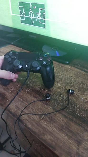 Az işlenmiş Playstation 4 original pultu ideal veziyyetde . Heç bir — 1