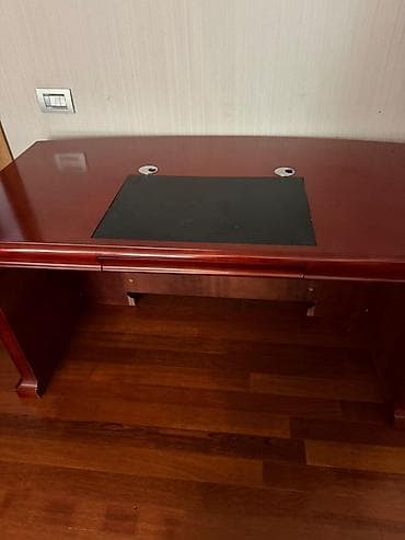 mudir kreslosu: Klassik üslublu ofis yazı masası - Material: kiftəyi-qırmızı tonlarda — 1