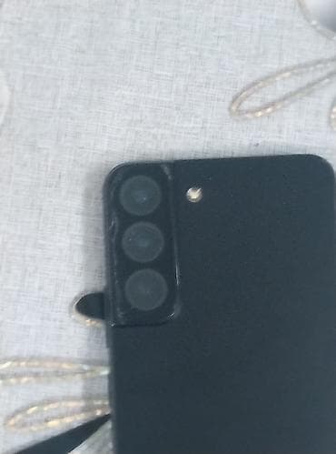 Samsung Galaxy S22 — 1