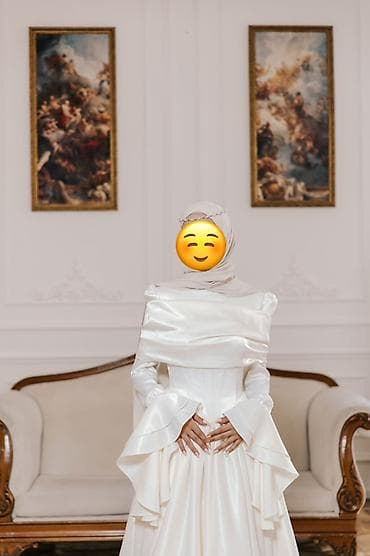 sadə toy donlari: Zərif nisan donu – satən parıltılı, hicab uyumlu dizayn Bir defe — 4
