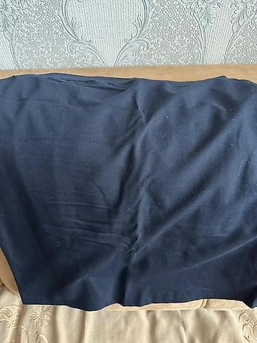 Qoltuqsuz qara ətək - Rəng: tünd qara - Model: düz kəsim, dizə yaxın — 2