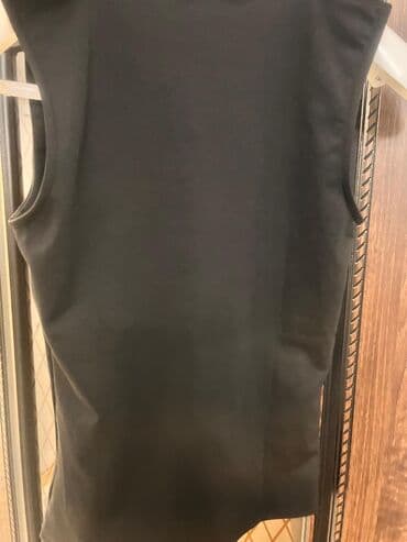 əsgər formaları: Brend: Penti. L olcu. yeni Model: Qolsuz topo - Rəng: qara - Ölçü: L — 2