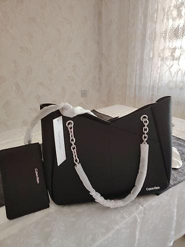 Calvin Klein qadın çantası və cüzdan dəsti. Qara rəngli, zərif və — 1