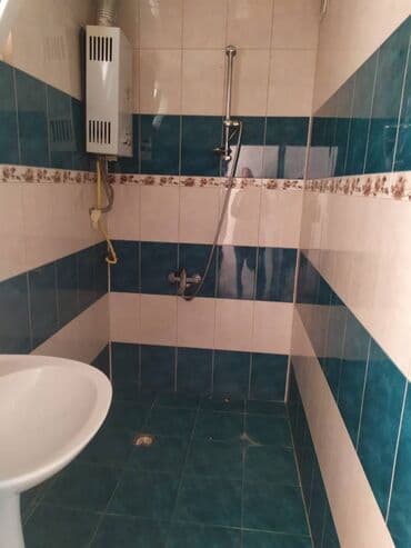 8 ci mikrorayon 3 otaqli evler: Bakı, 3 otaqlı, Köhnə tikili, m. Xalqlar Dostluğu, 90 kv. m — 6