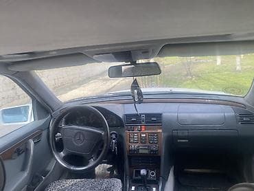 teker 14: Mercedes-Benz 220: 2.2 l | 1994 il — 9