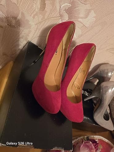 Nabukoviye krasniye stiletto noviye at lalafo.az Nabukoviye krasniye stiletto noviye