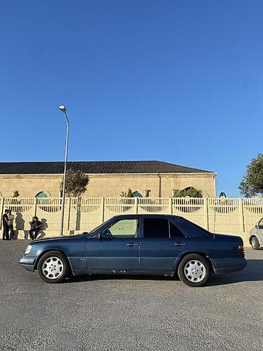 mersedes babin: Mercedes-Benz 280: 2.8 l | 1993 il Sedan — 8