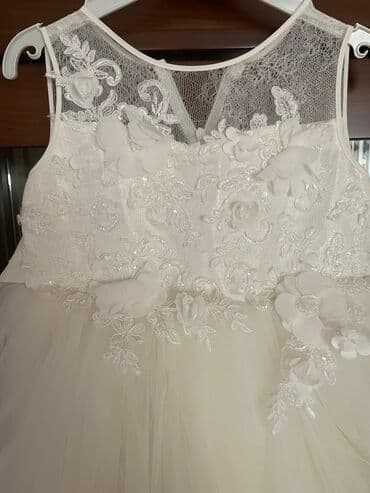 sumqayitda donlar: 8 yaş uşaq uçun ziyafet geyimi. ( 7-9 yaşa uyğundur) Panço-dan 170 azn — 4