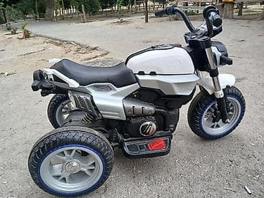 Uşaq elektrik motosikleti – 3 təkərli, ağ/gümüş rəng - Güclü
