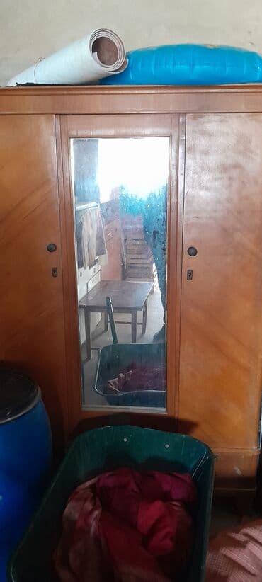 İşlənmiş, Açılan, 5 qapı Düz dolab, Servant, Rumıniya